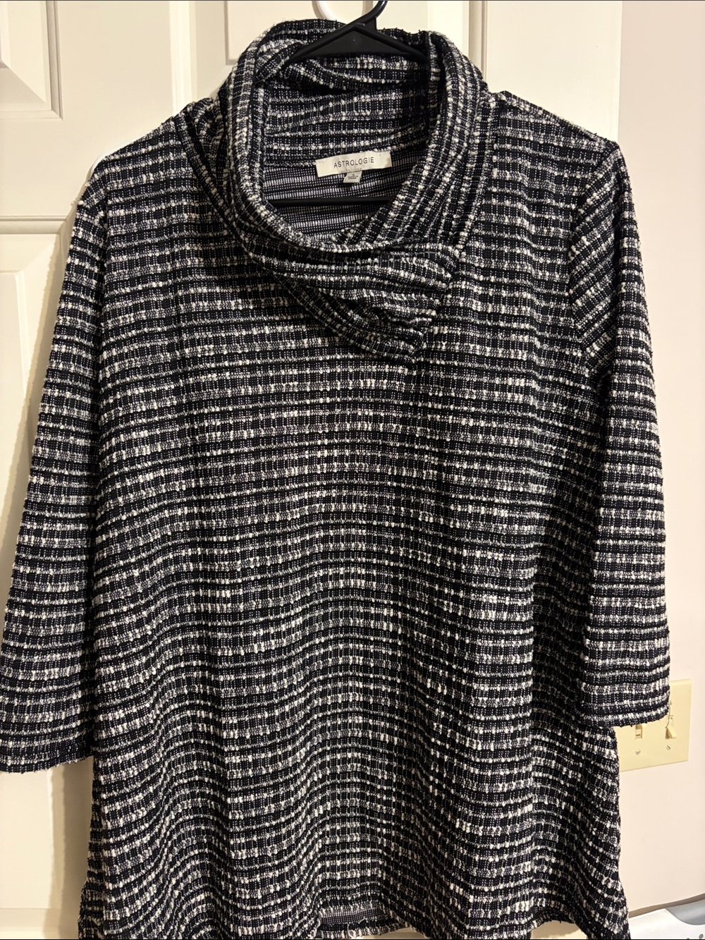 Apt. 9 Black & White Cowl Neck Knit Sweater